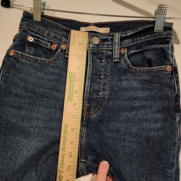 Levi's Wedgie Straight Leg Denim Jeans Distressed Busted Knee Mid Wash Raw Hem‎ - Picture 10 of 12